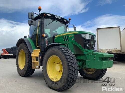 2015 John Deere 6105R