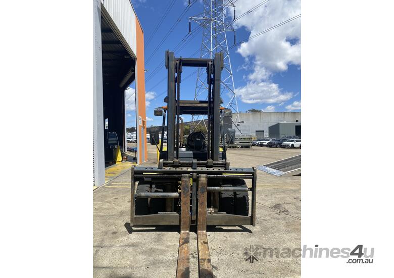 Hire ME 7T Clark Forklift