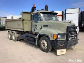 2001 Mack CH Fleetliner - picture0' - Click to enlarge