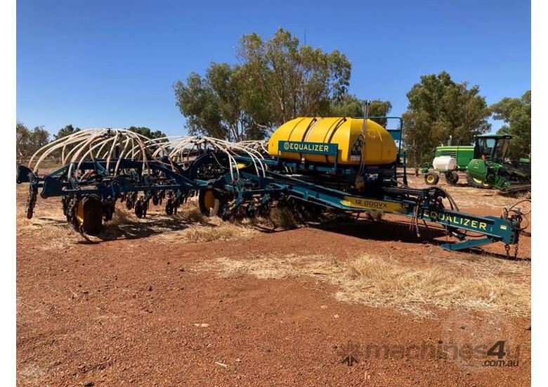 Used Equalizer EQUALIZER 12000v 12mtr 4 500LT Liquid Seeding Equipment