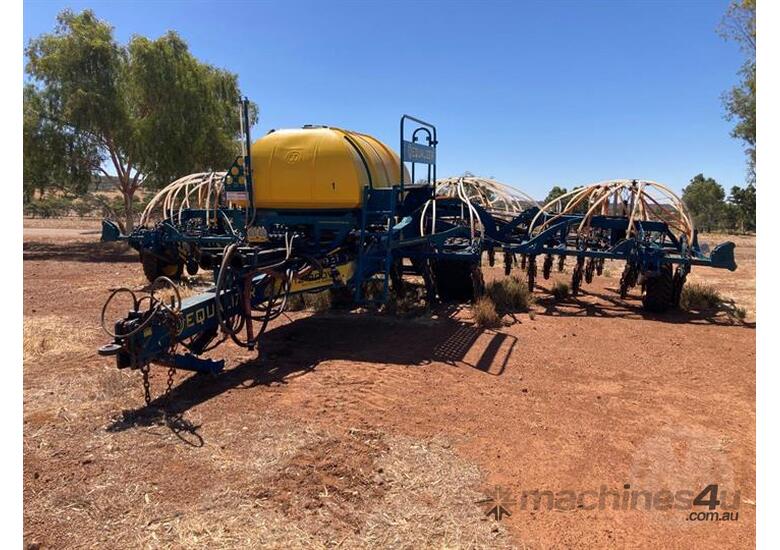 Used Equalizer EQUALIZER 12000v 12mtr 4 500LT Liquid Seeding Equipment