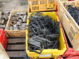 Netting/Turf Pegs - picture1' - Click to enlarge