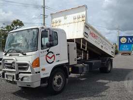 Hino 500 Series - picture1' - Click to enlarge