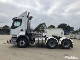 2000 Mack Quantum - picture1' - Click to enlarge