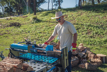 Bushranger LS302 30 Ton Log Splitter