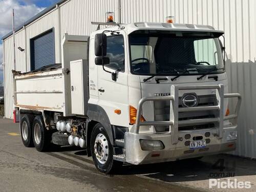 2007 Hino 700 Series