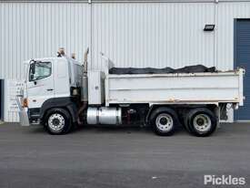 2007 Hino 700 Series - picture1' - Click to enlarge