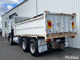 2007 Hino 700 Series - picture2' - Click to enlarge