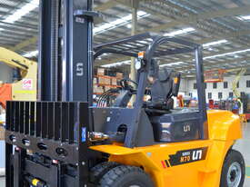 UN Forklift Truck 7T Heavy Duty, High Performance: Forklifts Australia - the Industry Leader! - picture0' - Click to enlarge