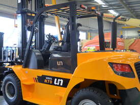 UN Forklift Truck 7T Heavy Duty, High Performance: Forklifts Australia - the Industry Leader! - picture2' - Click to enlarge