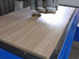 cnc router wood working machine beat pannel saw - picture0' - Click to enlarge