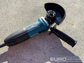 Unused Makita GA4530 Angle Grinder - picture1' - Click to enlarge