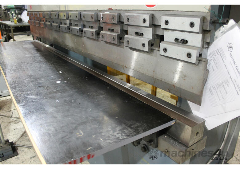 caption Steelmaster 2.5m x 17 Tonne Hydraulic Press Brake Folder