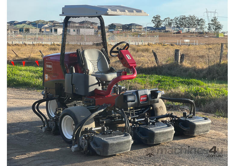 Used 2017 toro Toro 3550D Golf Greens mower Lawn Equipment Turf
