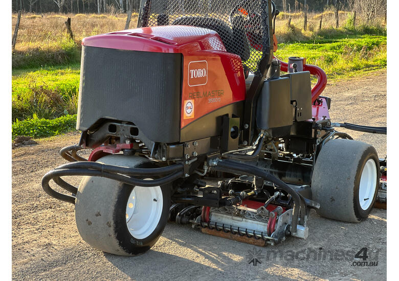 Used 2017 toro Toro 3550D Golf Greens mower Lawn Equipment Turf