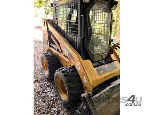 Skid Steer CAt 226B 