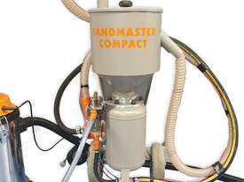 Dustless Mobile Sandblasting Machine - picture0' - Click to enlarge