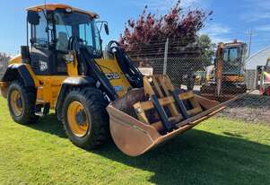 Loader JCB 411HT 2013 7168 hours Quick release bucket and forks 95HP 8500kg Ex-Council