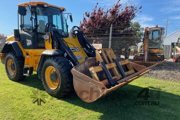 Loader JCB 411HT 2013 7168 hours Quick release bucket and forks 95HP 8500kg Ex-Council Loader JCB 411HT 2013 7168 hours Quick release bucket and forks 95HP 8500kg Ex-Council