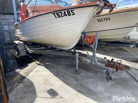 Boat & Trailer Combination - picture0' - Click to enlarge