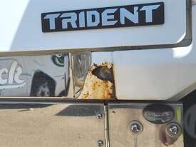 Mack Trident - picture0' - Click to enlarge