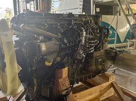 Fuso Truck Motor - picture0' - Click to enlarge