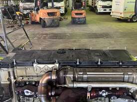 Fuso Truck Motor - picture2' - Click to enlarge