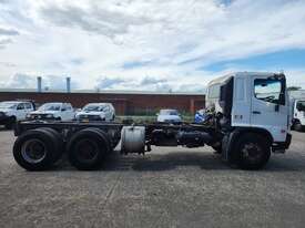 2010 Hino FM 6x4 Cab Chassis (PTO Hydraulics) - picture2' - Click to enlarge