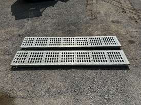 Loading Ramps - picture0' - Click to enlarge