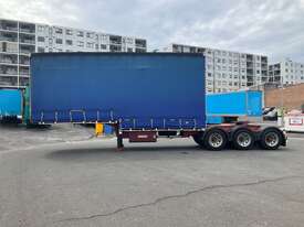 2005 Barker Heavy Duty Tri Axle 24ft Curtainsider A Trailer - picture2' - Click to enlarge