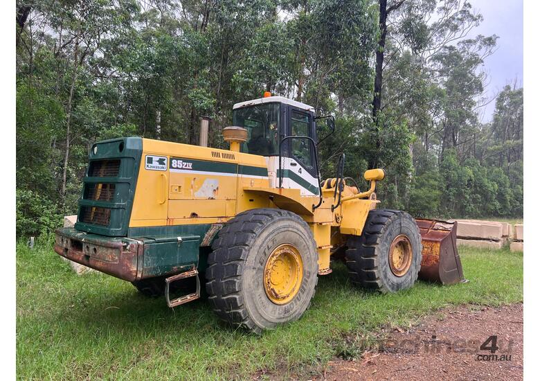 caption Kawasaki 85Z Loader/Tool Carrier Loader