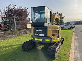 Excavator Komatsu PC40 4 Tonne 3x buckets and thumb - picture1' - Click to enlarge