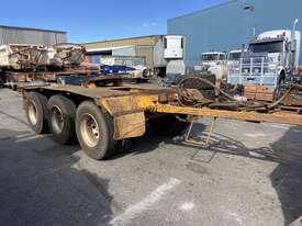 Tri-Axle Converter Dolly - picture1' - Click to enlarge