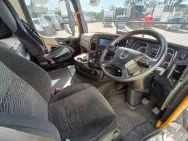 2020 Mercedes-Benz 2651 6x4 Prime Mover - picture1' - Click to enlarge