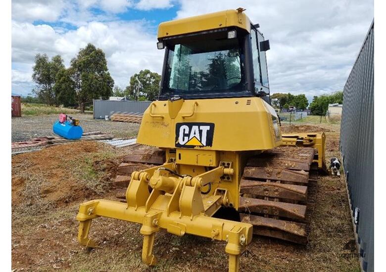 caption 2011 CATERPILLAR D6K LGP VPAT DOZER