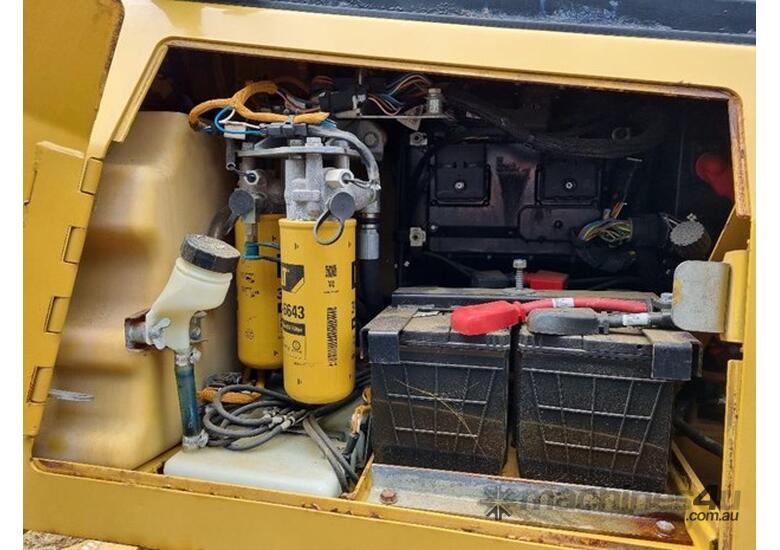 caption 2011 CATERPILLAR D6K LGP VPAT DOZER