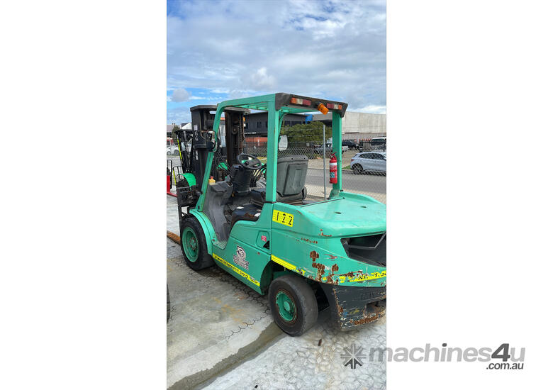 caption LIFT EQUIPT - 3.5T MITSUBISHI DIESEL FORKLIFT