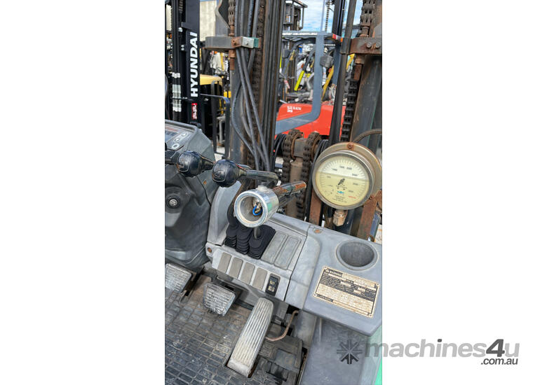 caption LIFT EQUIPT - 3.5T MITSUBISHI DIESEL FORKLIFT