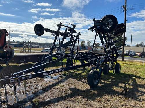 Used 2023 flexicoil 2023 FLEXICOIL ST820 25ft Cultivator Tillage and ...