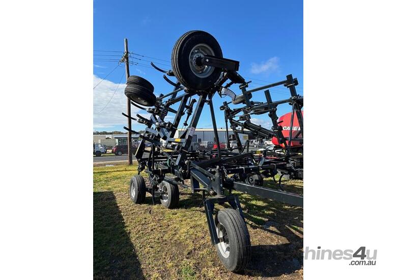 Used 2023 flexicoil 2023 FLEXICOIL ST820 25ft Cultivator Tillage and ...