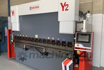 * In Stock * CNC-TECH 5 Axes 3 m X 135 Ton CNC pressbrake with Delem DA-58Tx controller