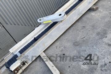 Aluminum 3m x 200mm wide plastic chain link conveyor belt cleated - no motor