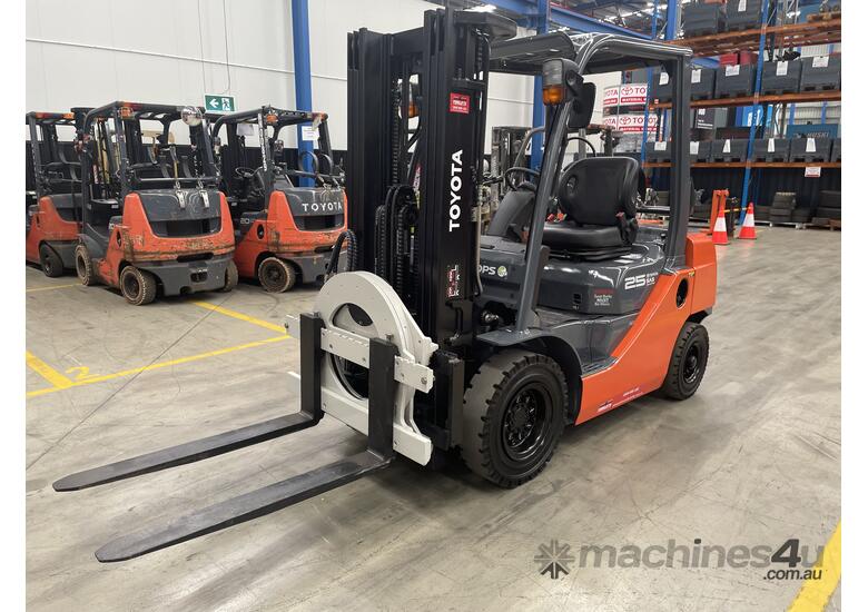 caption 8FG25 DELUXE 44012 2.5 TON 2500 KG CAPACITY LPG GAS FORKLIFT 4500 MM 3 STAGE CONTAINER MAST
