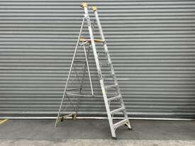 Gorilla Industrial Platform Ladder - picture1' - Click to enlarge