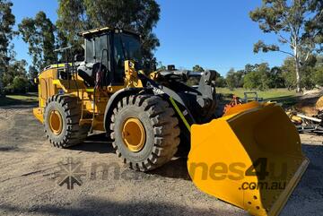 John Deere 2019 DEERE 744L 17