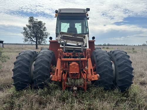 caption Case 4890 Tractor (NON MOBILE)