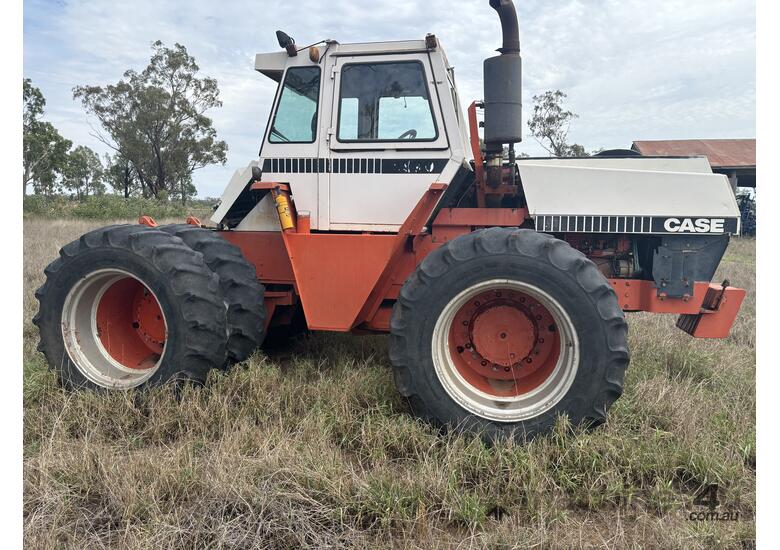caption Case 4890 Tractor (NON MOBILE)