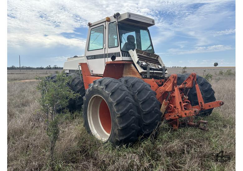 caption Case 4890 Tractor (NON MOBILE)