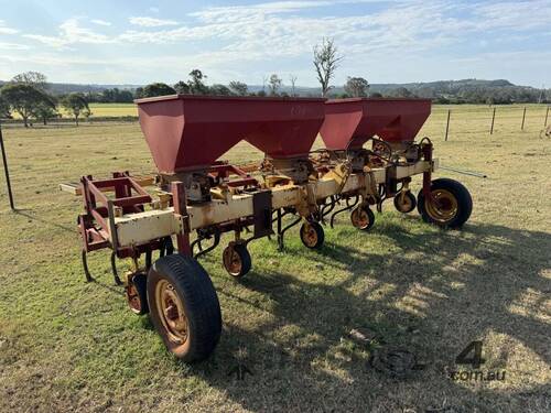 Inter-Row Cultivator Side Dresser