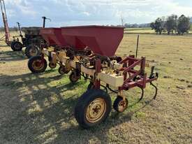 Inter-Row Cultivator Side Dresser - picture0' - Click to enlarge